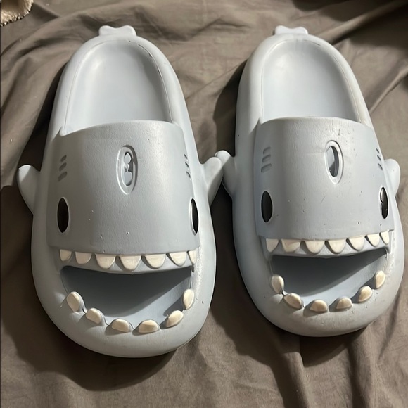 Shark Design Gray Men's Sandals - Picture 1 of 5